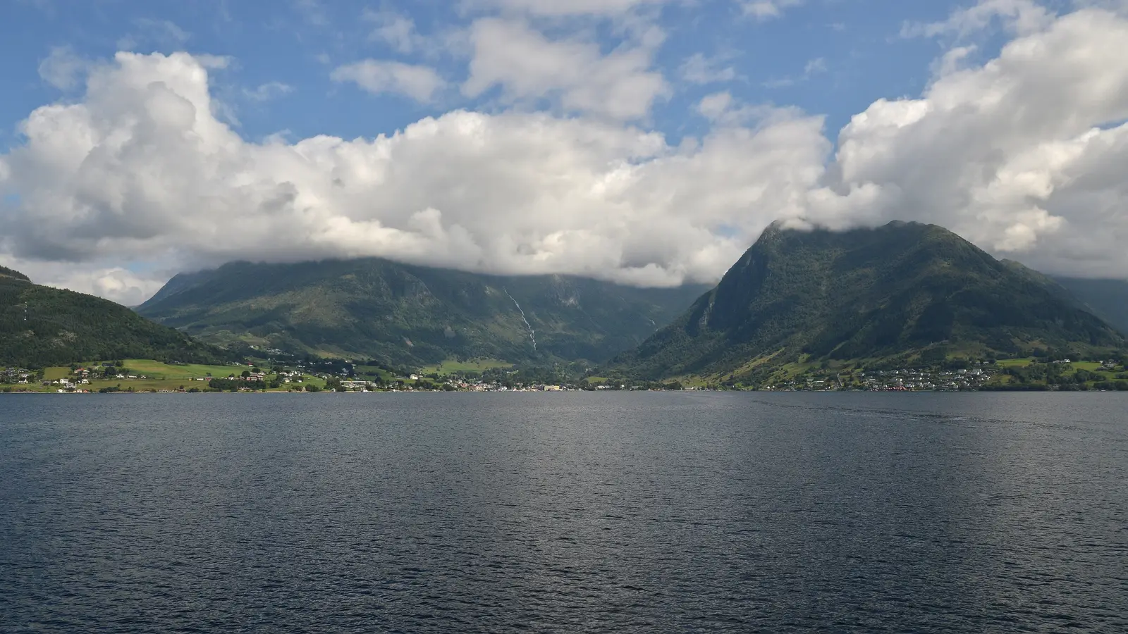Fjord og fjell